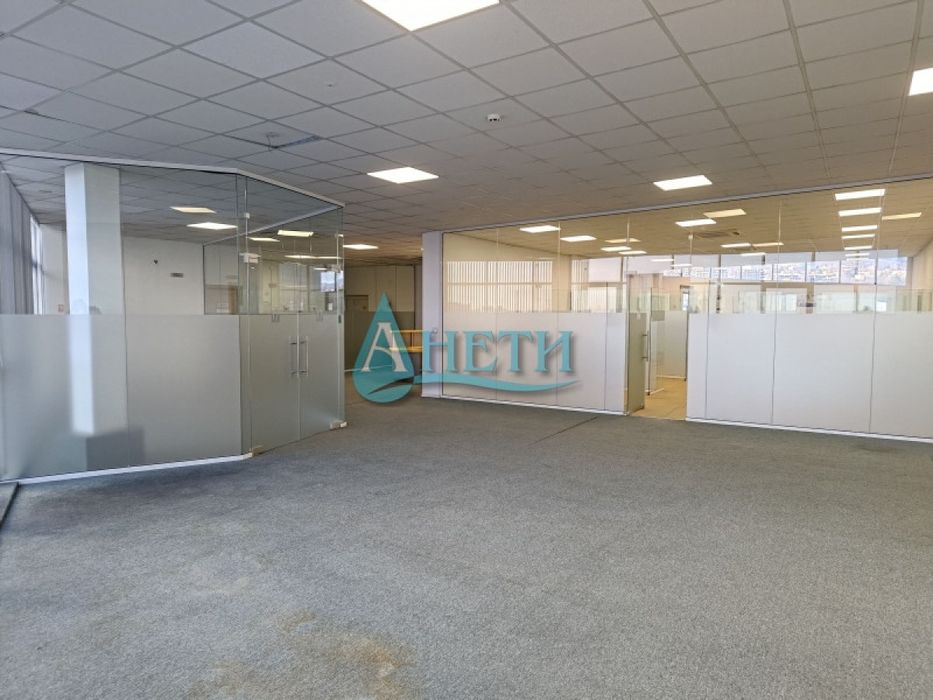 Дава се под наем Офис в София, Кръстова вада - 900 кв.м за 4500 € - Снимка #4