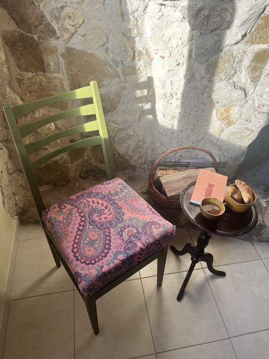 Реставриран дървен стол