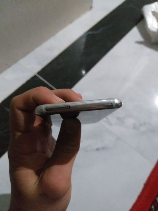 Samsung s8 telefoni sotiladi