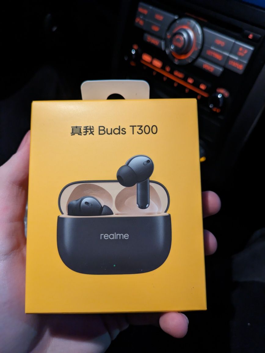 продам беспроводные наушники Realme T300