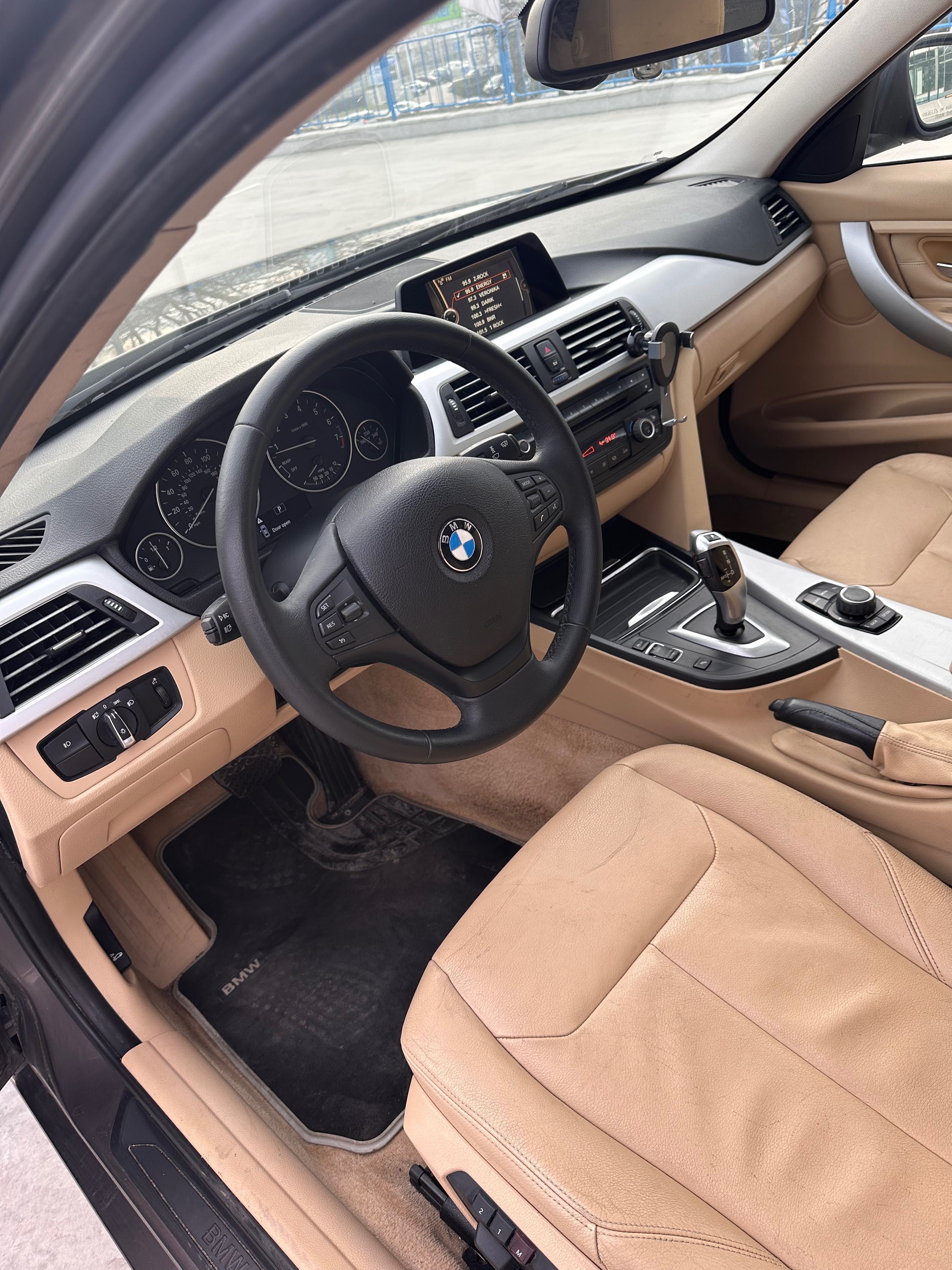 BMW   328i   f30