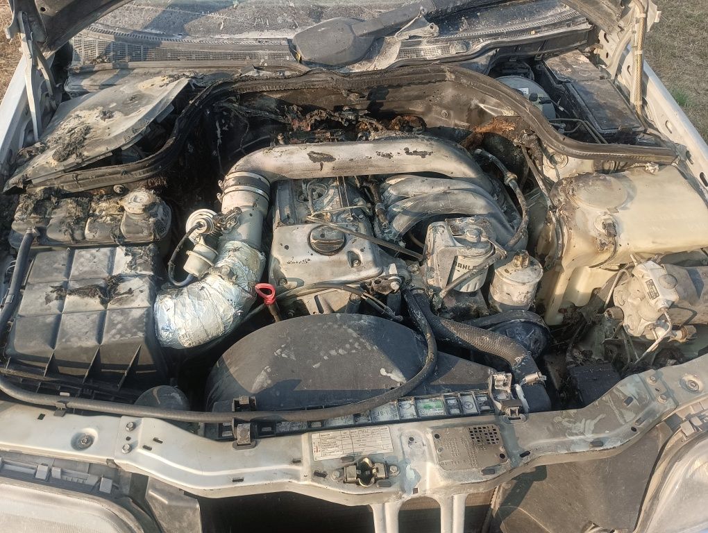 Мерцедес Mercedes w202 C220 Само на части!!!