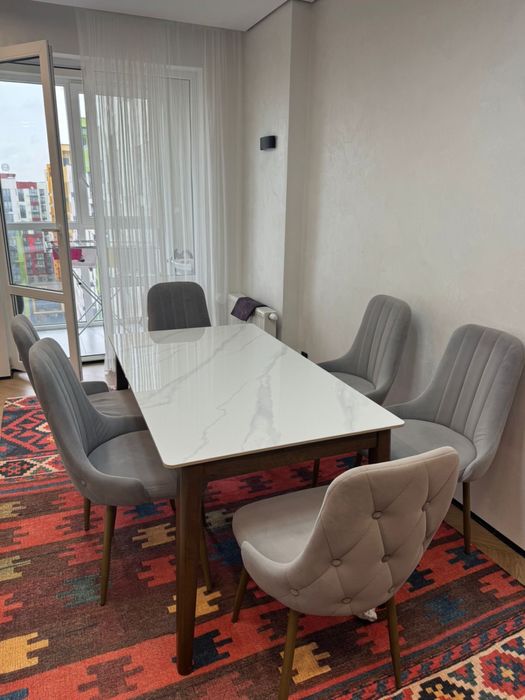 Кухонный стол, с 6 стульями