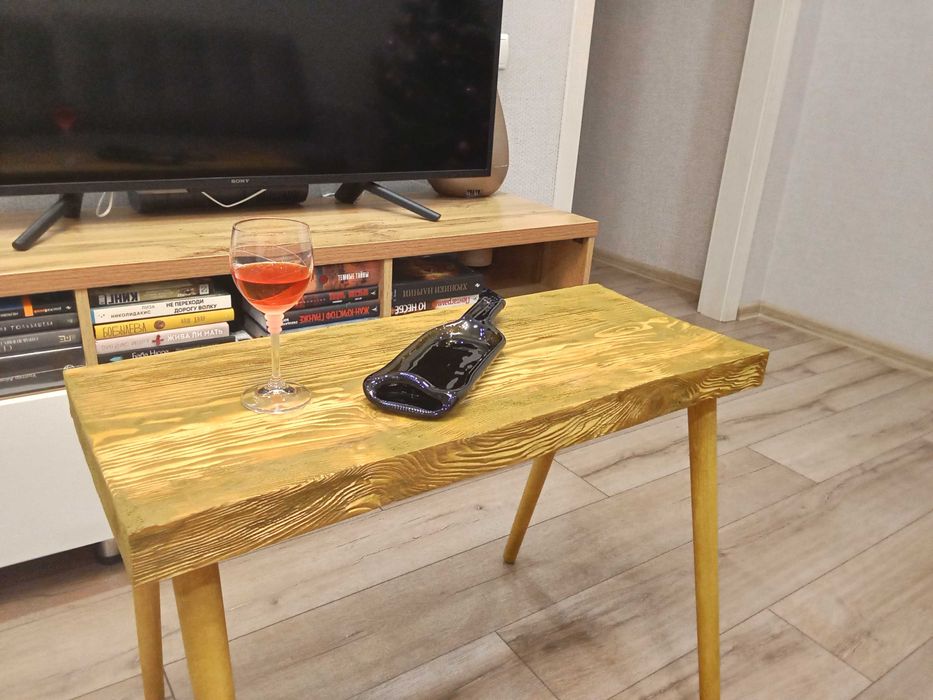 Продам  новый деревянный стол под старинну