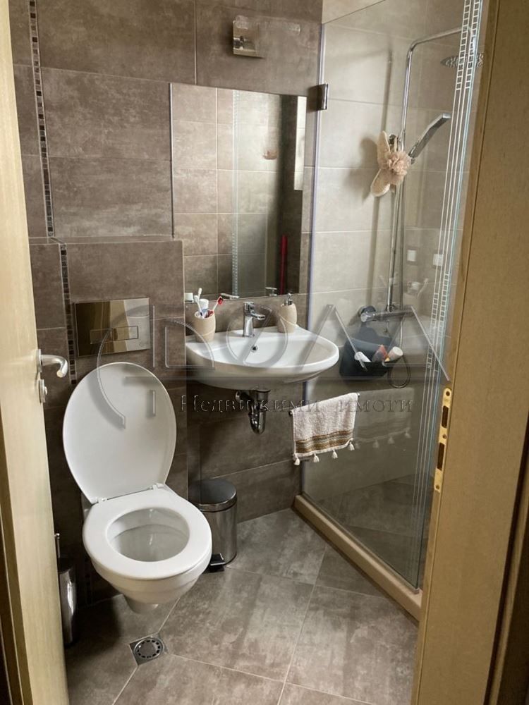 Продава се Тристаен апартамент в София, Хладилника - 120 кв.м за 2625 €/кв.м - Снимка #9