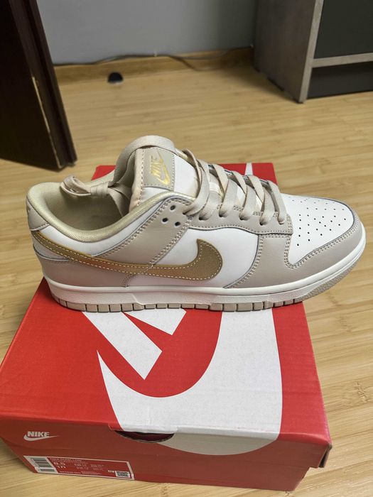 Nike Dunks Metalic gold