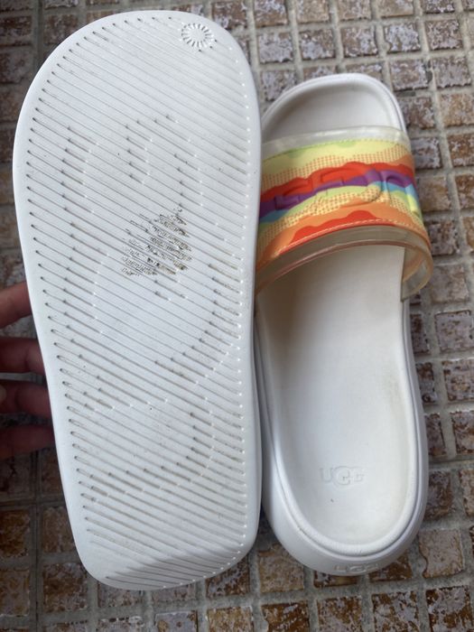 2 чифта UGG слайдери