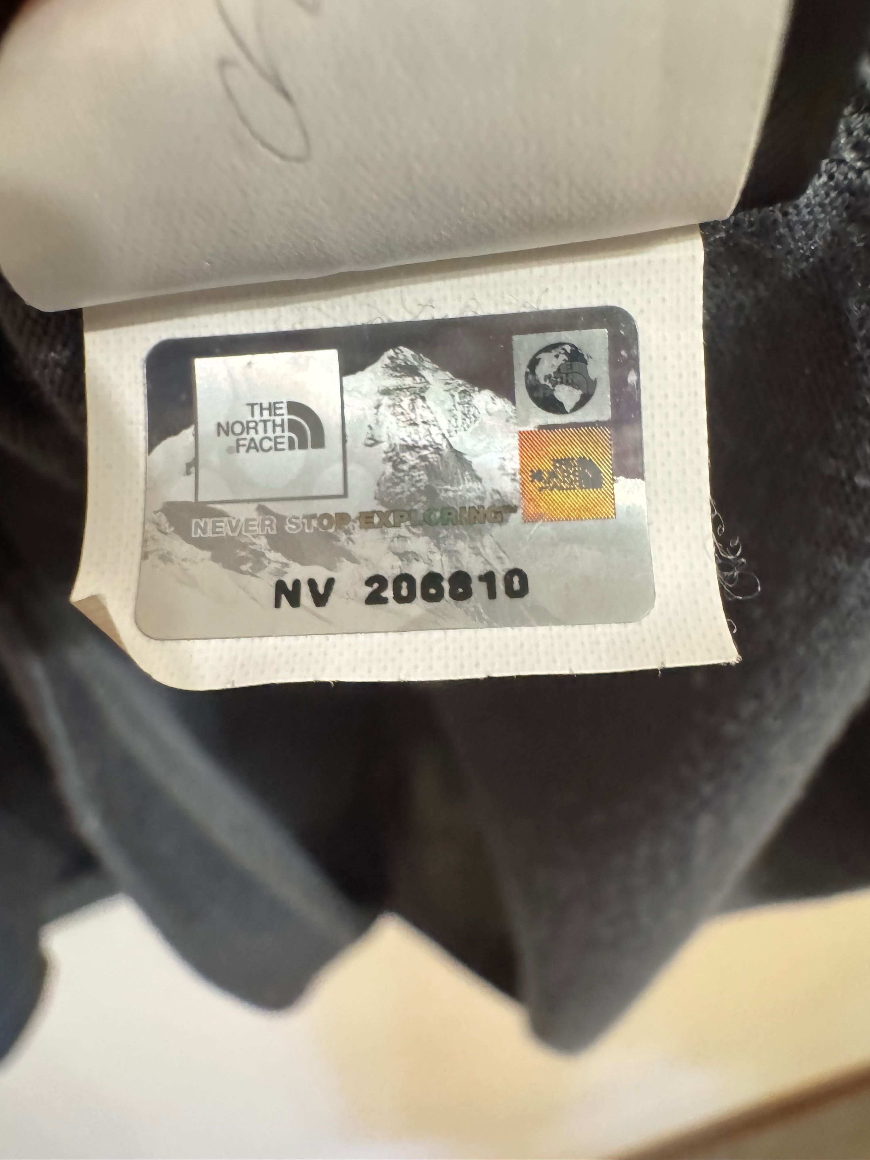 3 броя The North Face T shirt.