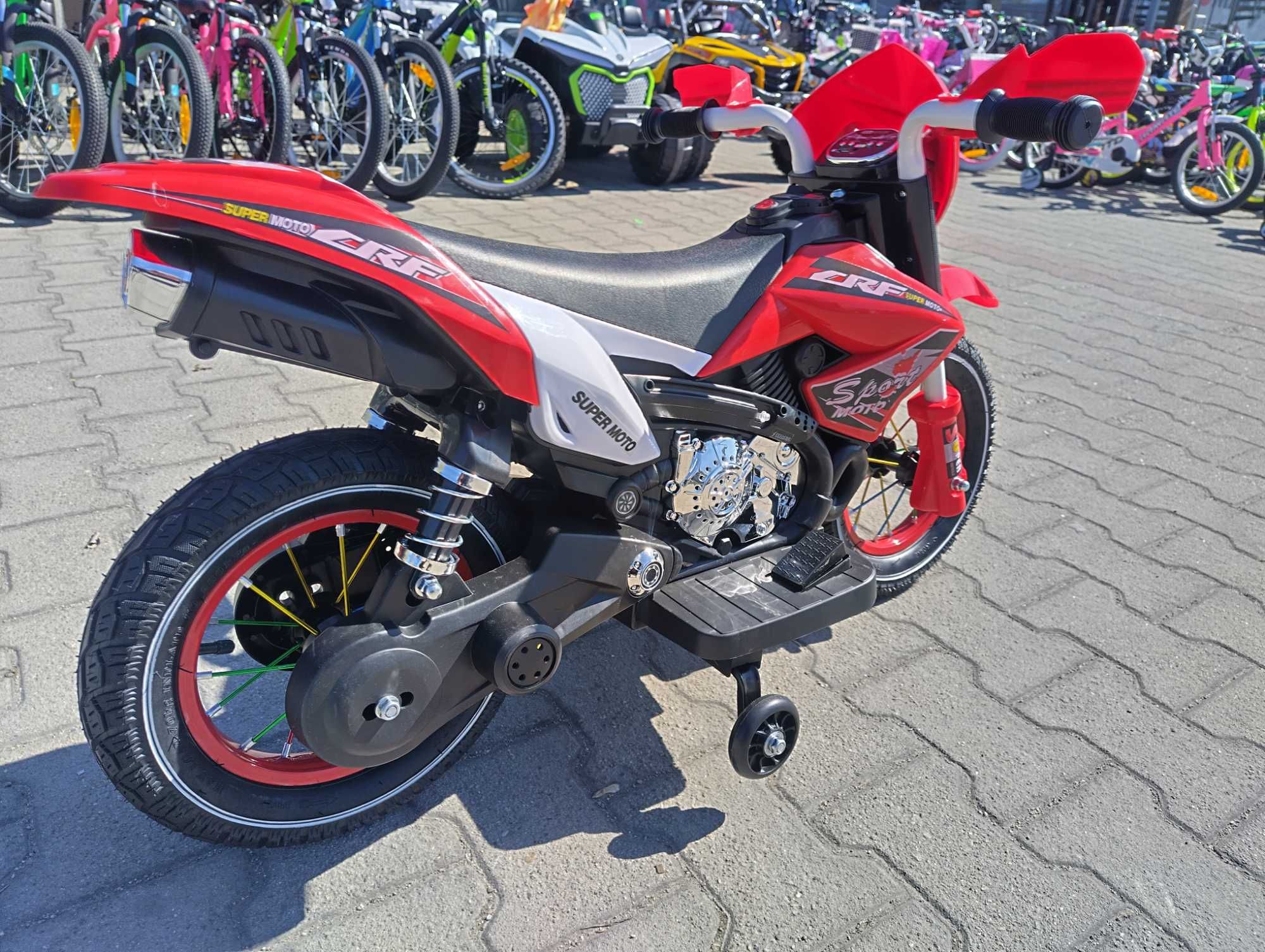 Акумулаторен мотор с помпещи гуми SUPER MOTO червен