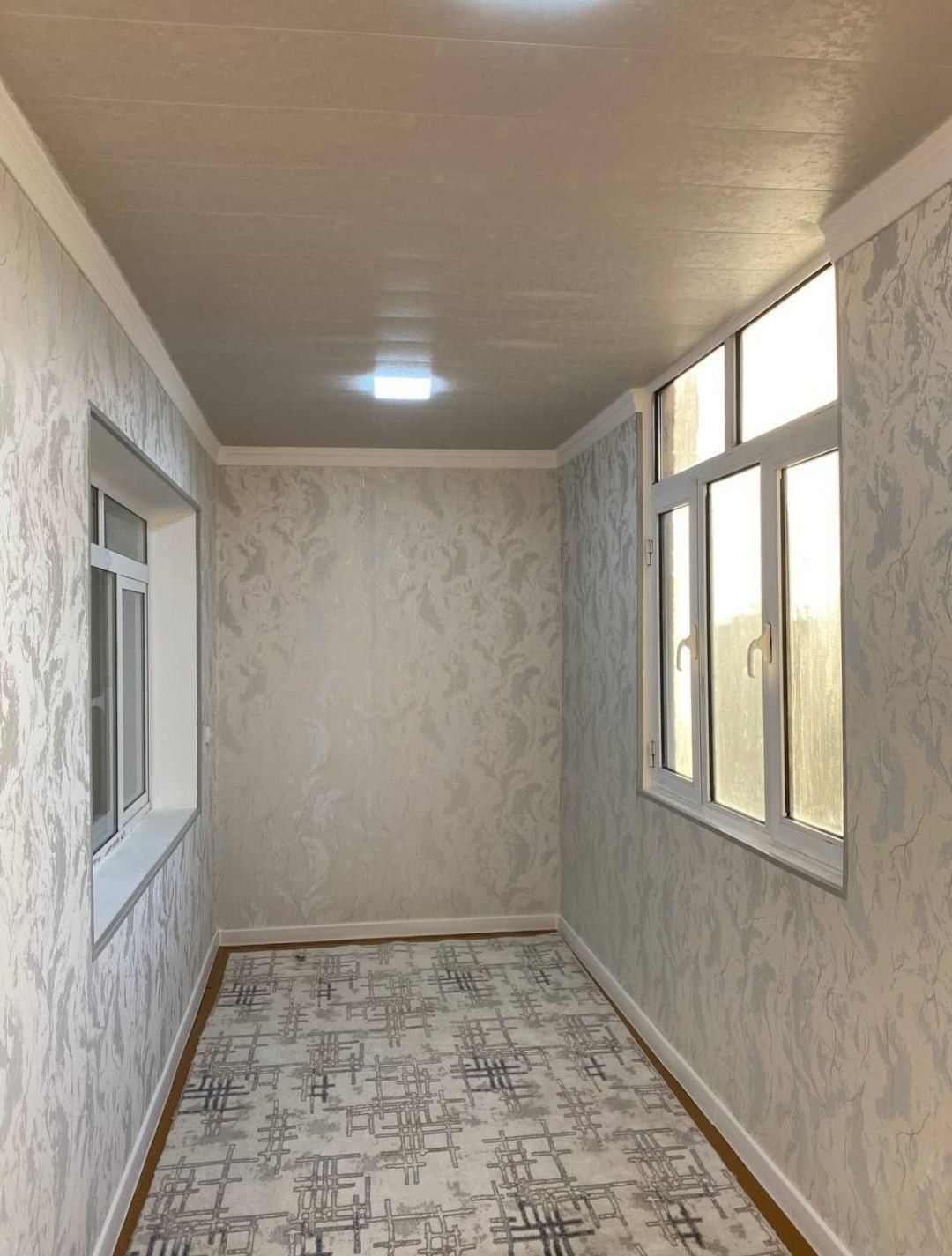 3-xonali 4-qavatda 85m² kvartira sotiladi.
4-qavatli g'ishtli dom.
Nar