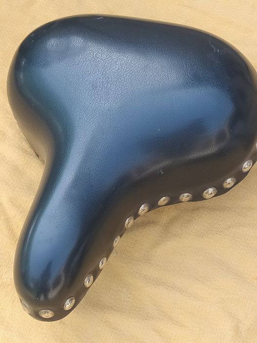 Продам  б/у запчасти на Урал в хорошем состоянии  УСтупка будет.Люстры