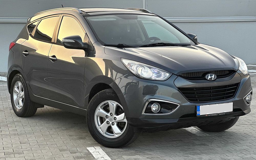 Proprietar , vand Hyundai IX35 , motor 2.0 benzina , panoramic