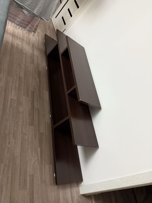 полка для цветов или телевизора