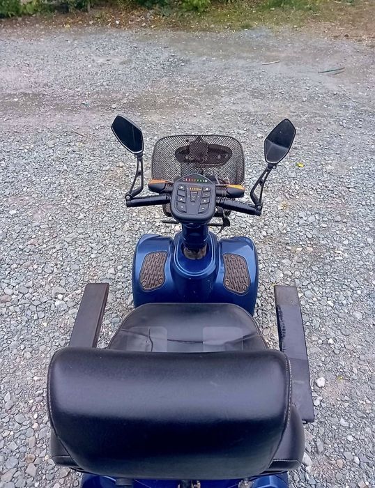 Scuter Carut electric pentru persoane cu dizabilități handicap