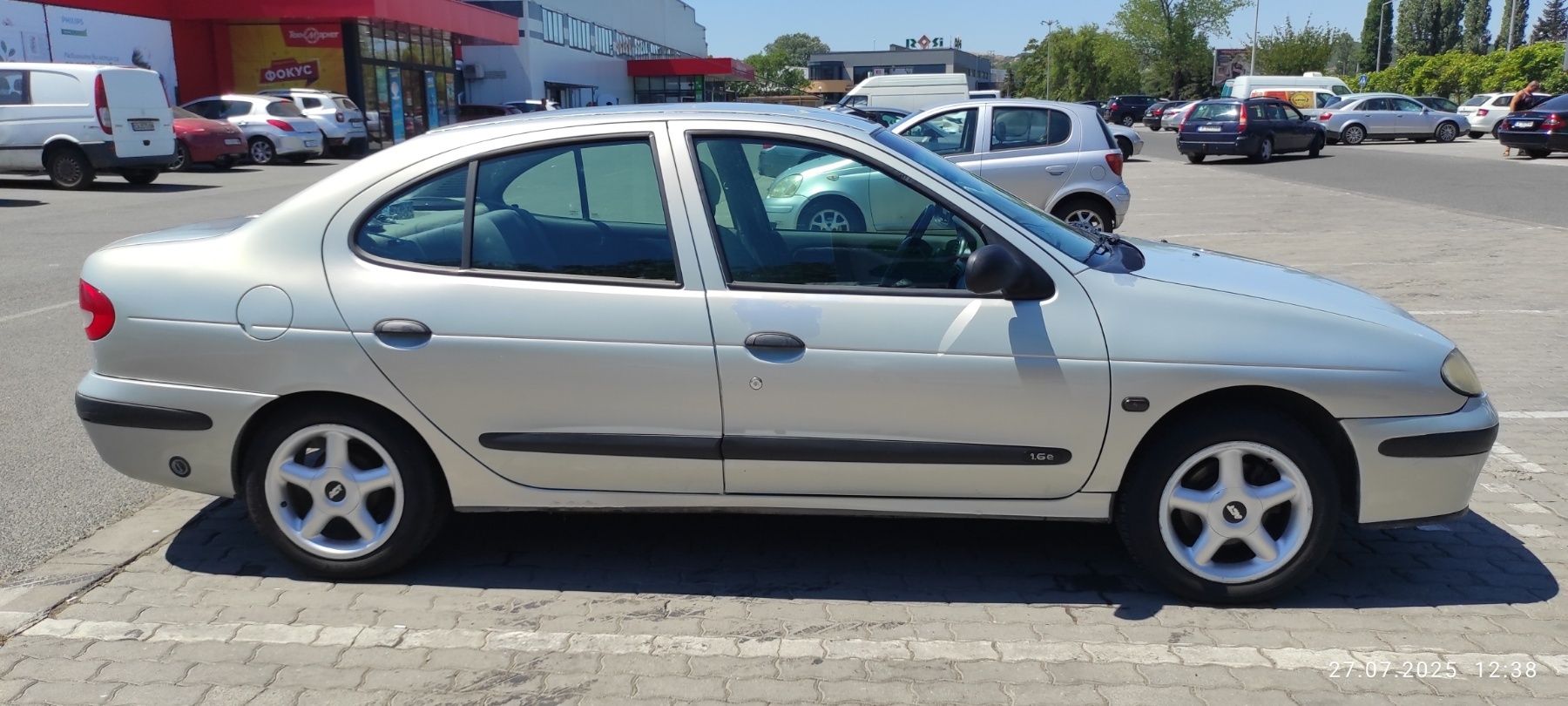 Renault Рено Меган класик 1.6 90 кс