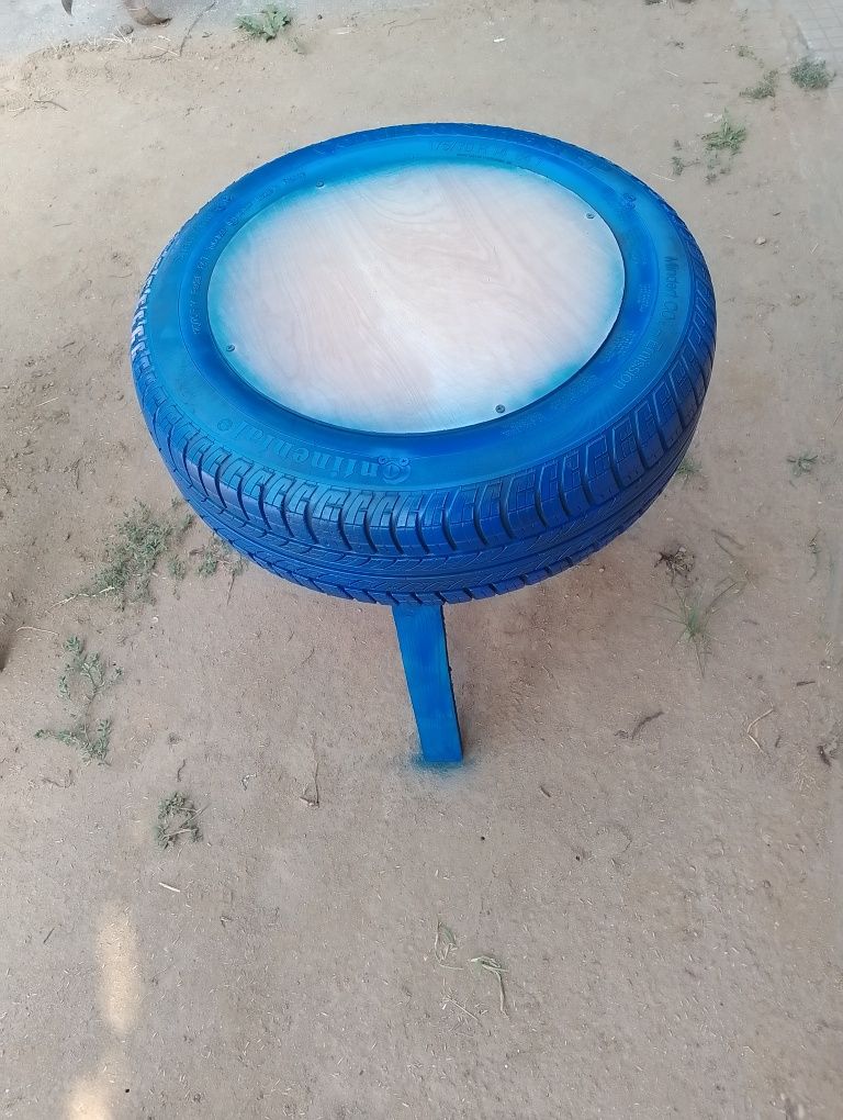 Продавам Маса ..