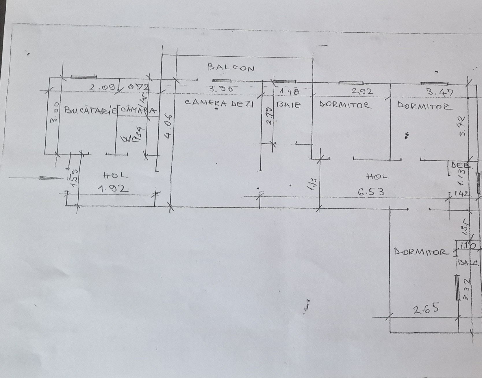 Vând apartament cu 4 camere si doua balcoane