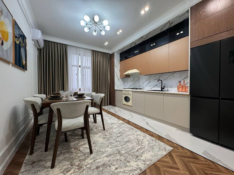 Ул, Тараса Шевченко! Добротная 4х комнатная квартира в самом центре!