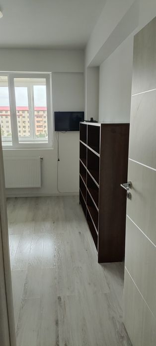 Închiriez sau vand la pretul de 70000 euro ap cu 2 camere in cartierul