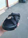 Pupuc de la guess calitate superioara