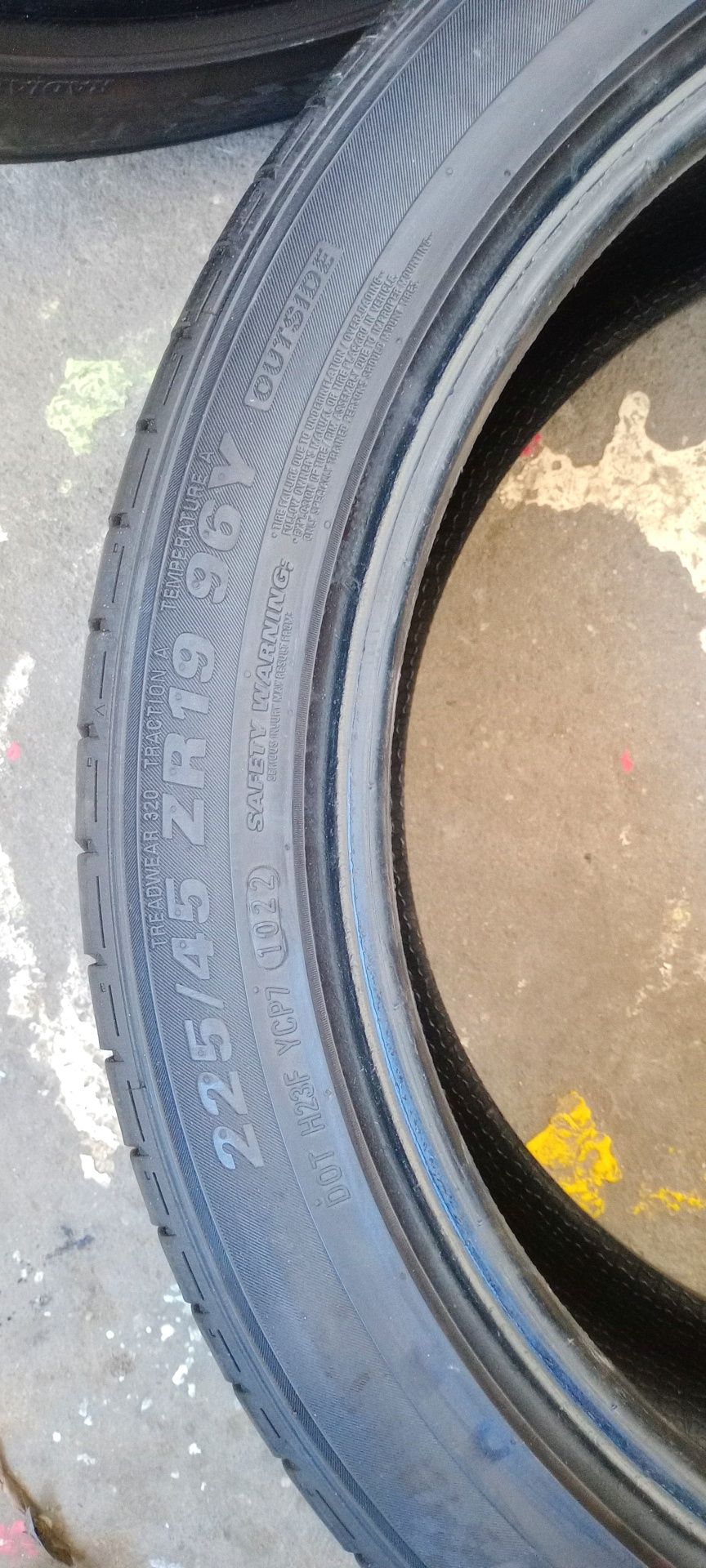 225/45/19 Kumho 22г.