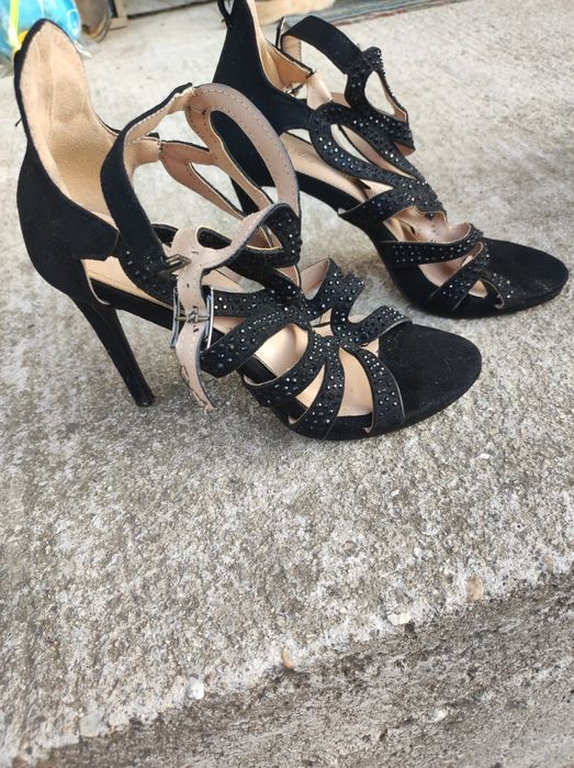 Sandale cu toc elegante