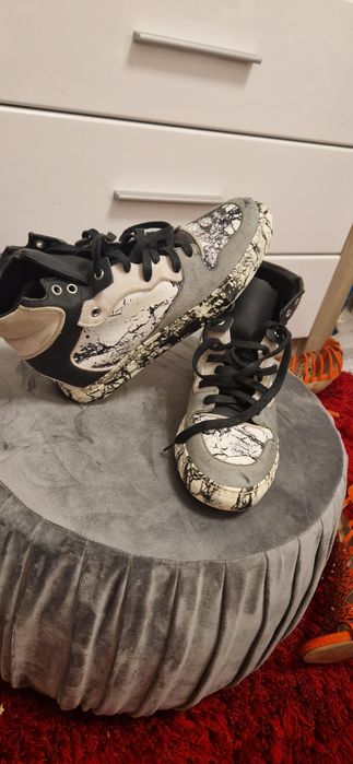 Vând ghetuțe balenciaga damă!!