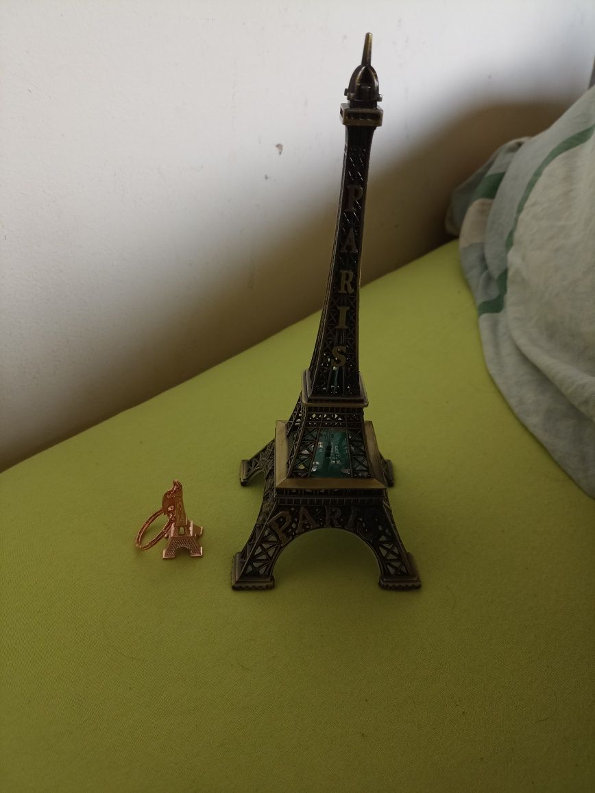 Turnul Eiffel miniatură