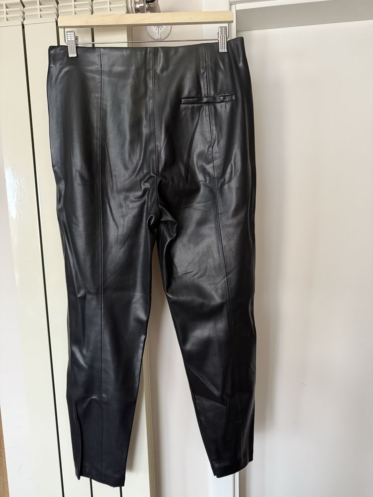 Нове черен кожен клин XL  - MANGO