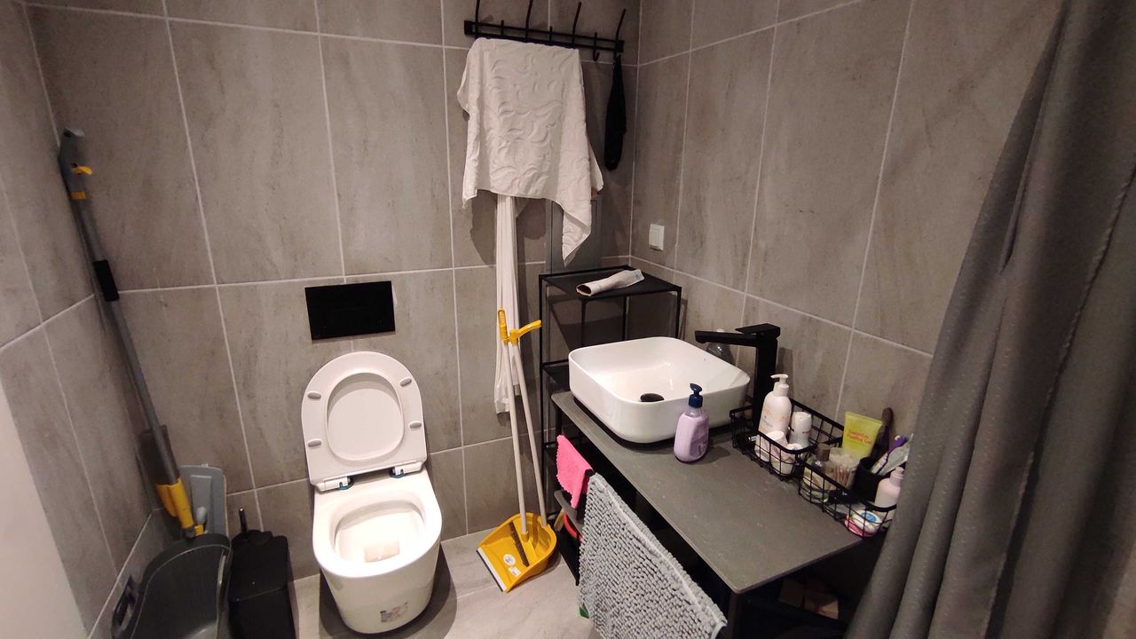 Продава се Двустаен апартамент в Бургас, Център - 61 кв.м за 1623 €/кв.м - Снимка #6