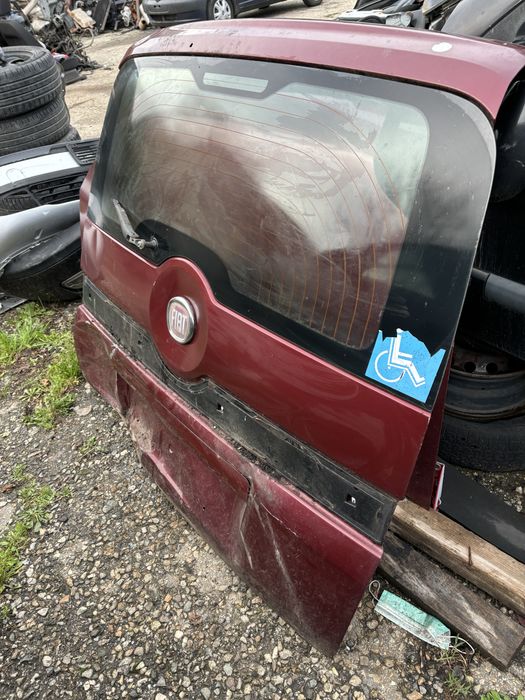 Заден прозорец Рено Клио 2015г