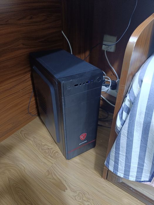 Компьютер (хорош под игры)