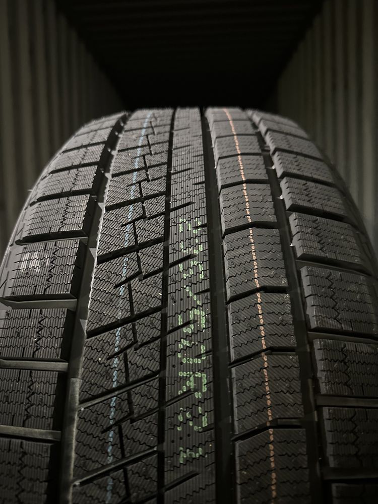 Нови Зимни Гуми ROTALLA SETULA W RACE S360 235/50R21 101T НОВ DOT