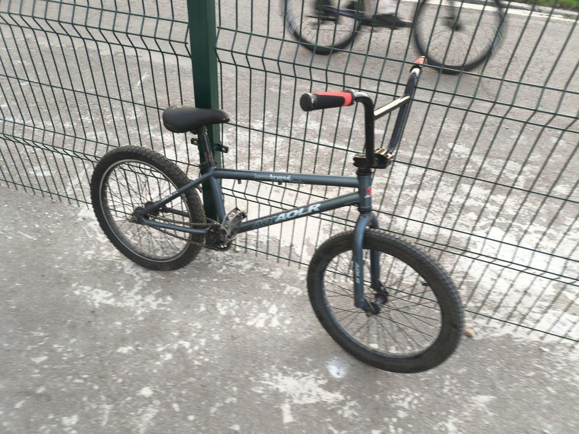 Трюковой велосипед BMX