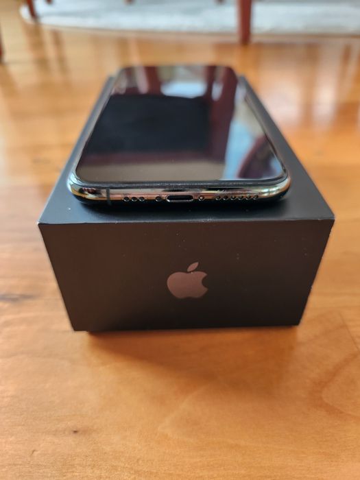 Iphone 11 pro, 256 GB + кейс Karl Lagerfeld