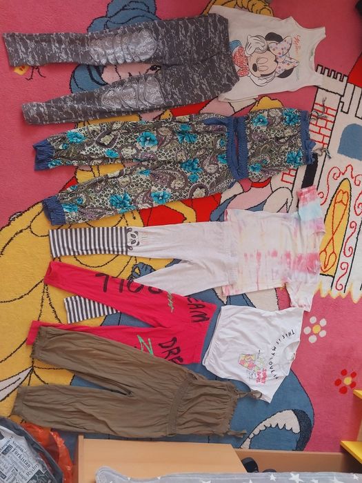 Продам два пакета вещей детских и обувь