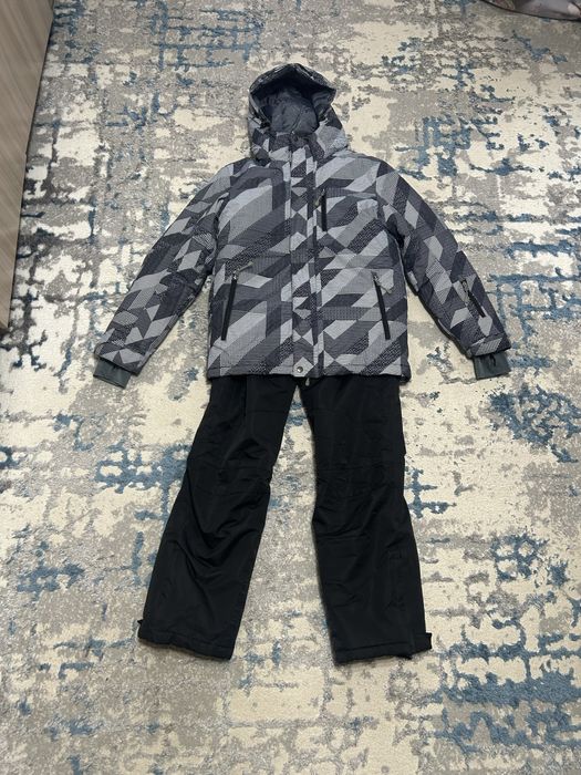 Продам подростковый ГОРНОЛЫЖНЫЙ костюм
