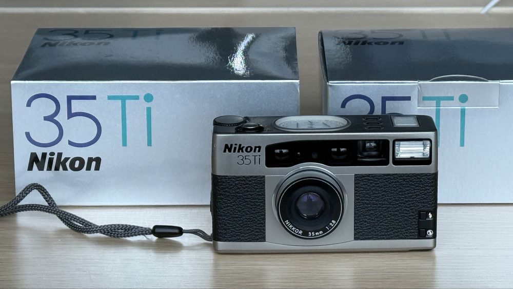 Продавам фотоапарат Nikon 35Ti