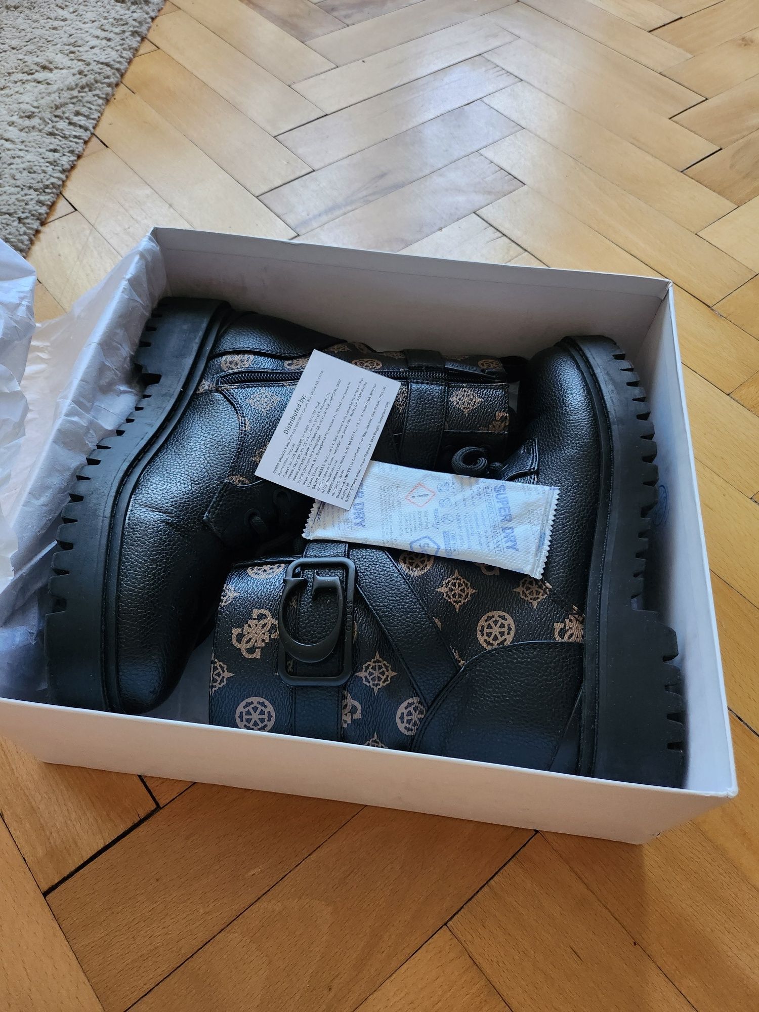 Боти Guess, 38 номер