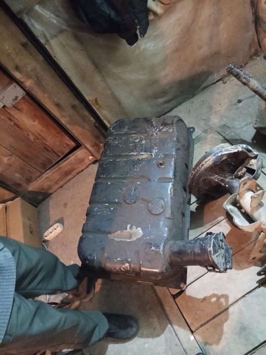 Продам топлевный бак на газ 66