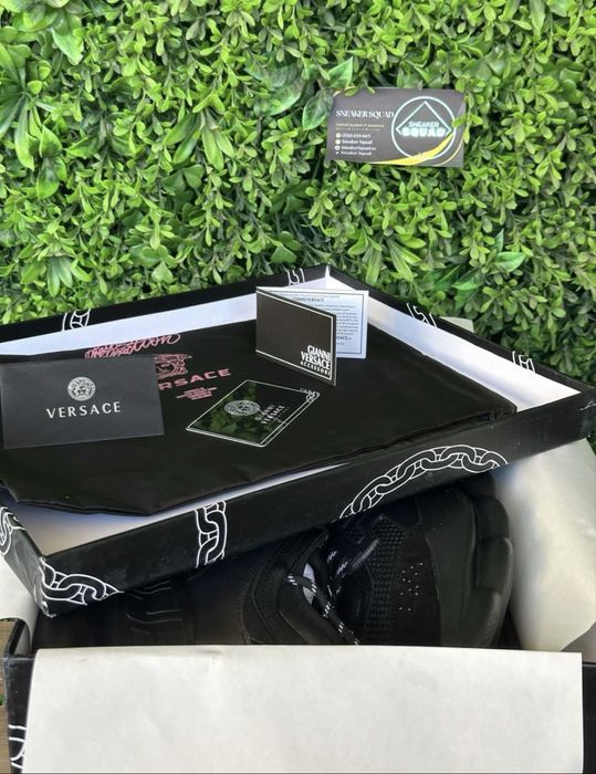 Versace Chain Reaction Black