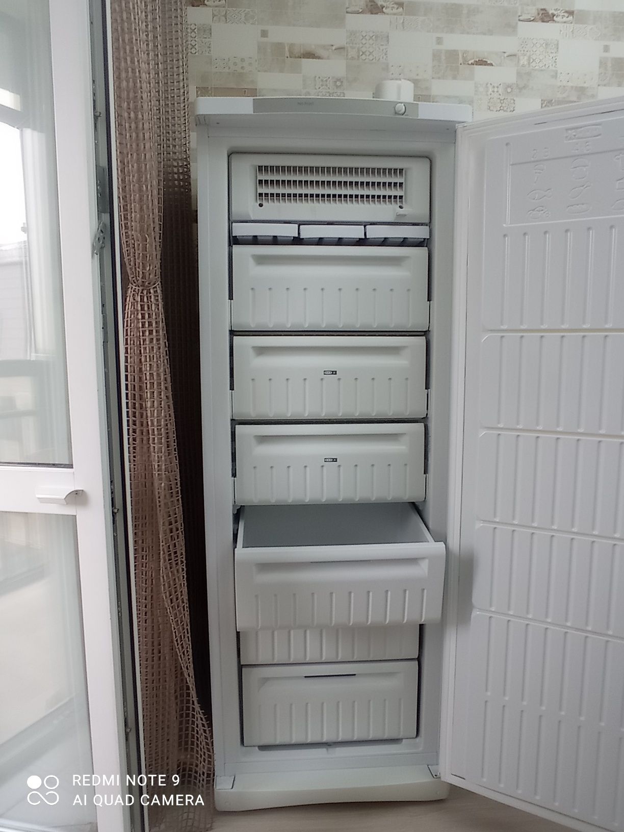 Продам срочно морозильную камеру