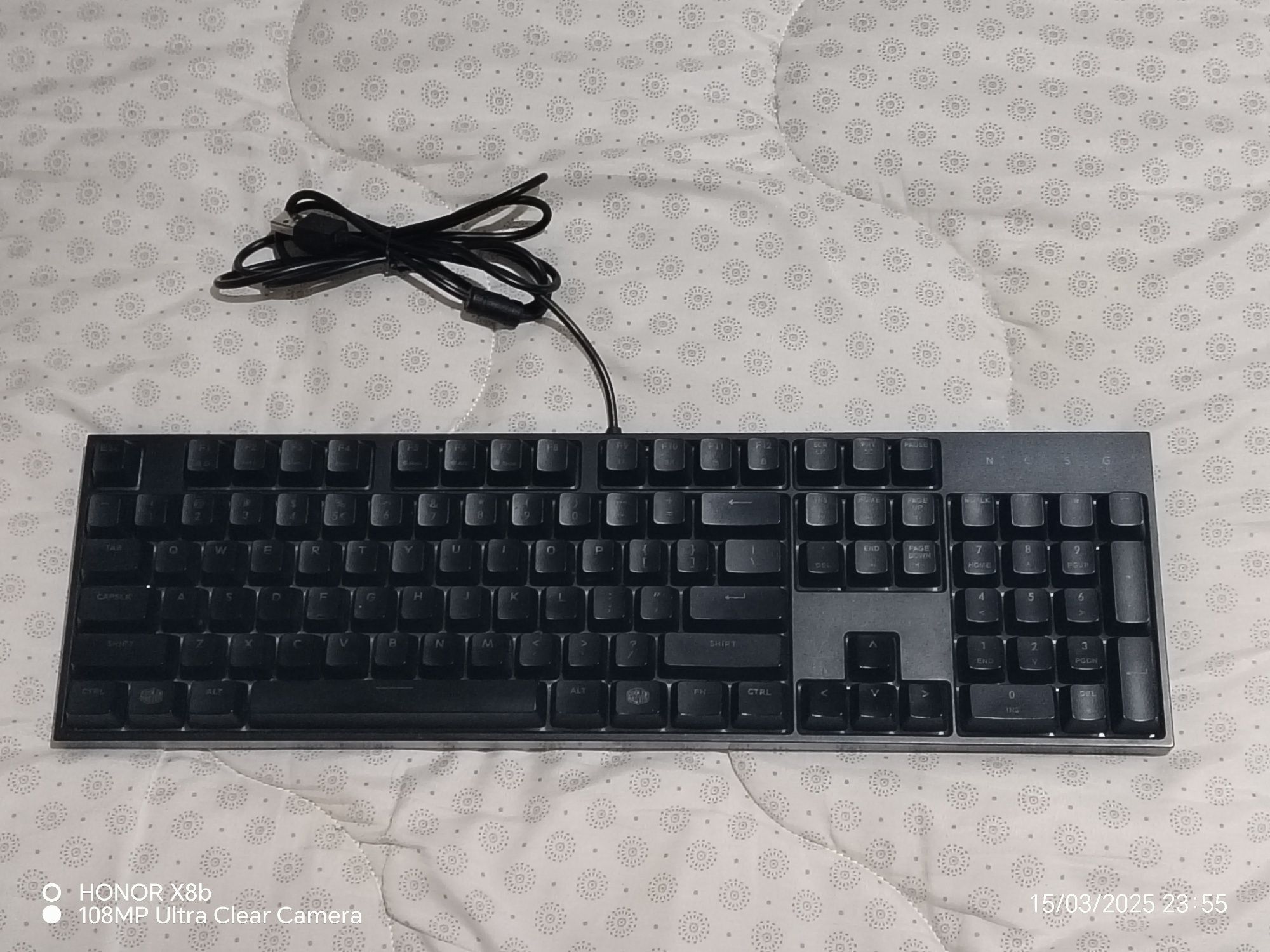 Продавам клавиатура cooler Master Keys lite L