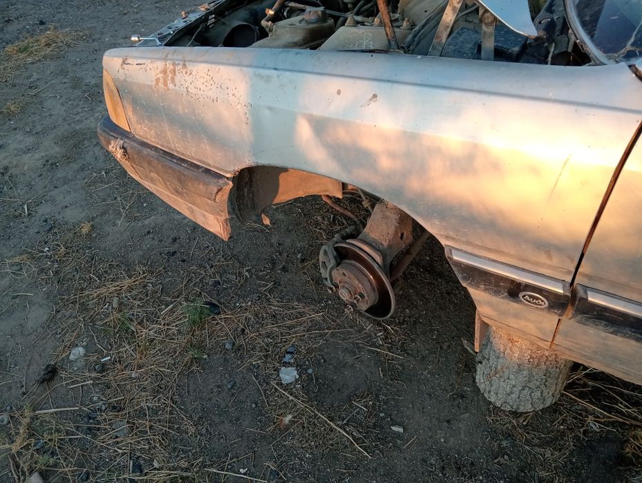 Продается Ауди 100на разбор