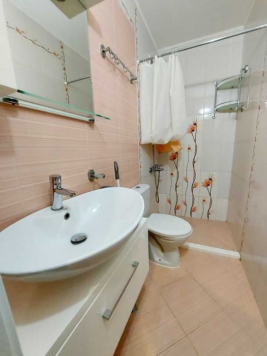 Дава се под наем Двустаен апартамент в Бургас, Лазур - 50 кв.м за 255 € - Снимка #3