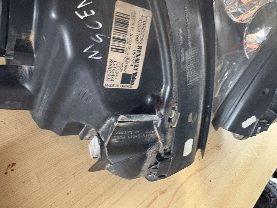 Renault Scenic rx4 2002 година  Фарове