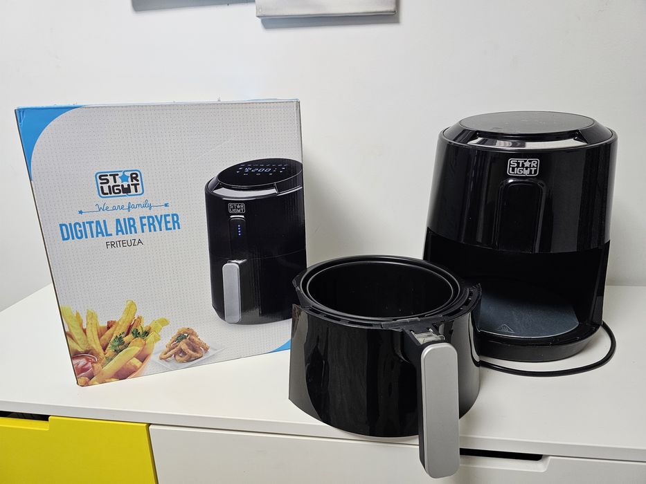 Airfryer Star - Light, 2,6L, garanție feb 2028