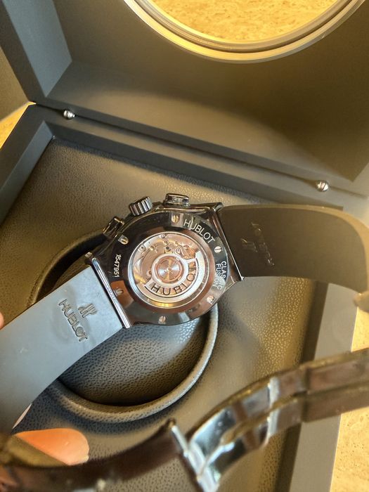 Часовни Hublot