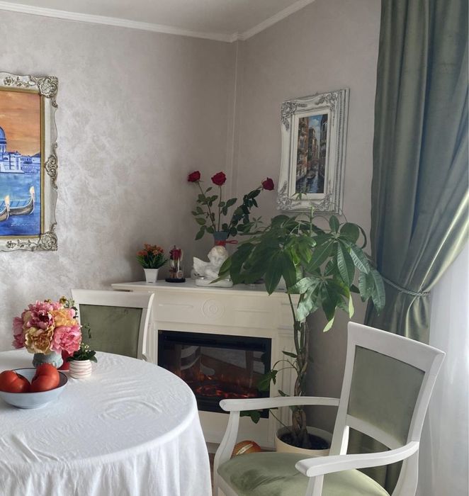 Semineu electric pe colt