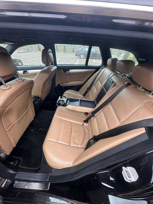 De vânzare Mercedes-Benz C 200 CDI 
BLUEEFFICIENCY